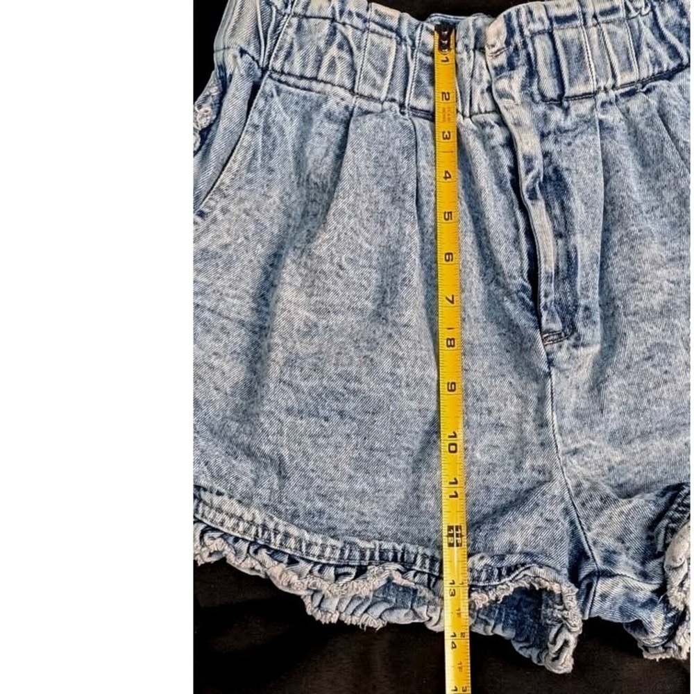 Very J ~ Acid Wash Denim Ruffle Shorts Medium ~ Paperbag High Waist/Frayed/Boho - Picture 6 of 10